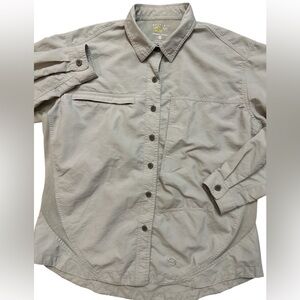 Mountain HardWear Size 8 Womens W/ Side Pockets Lightweight Nylon Button Shirt‎